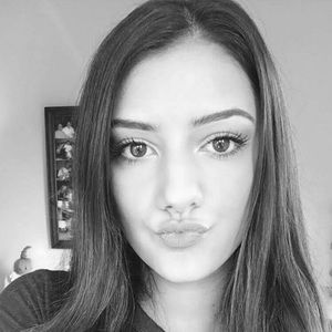 Meet your Posher, Julianne